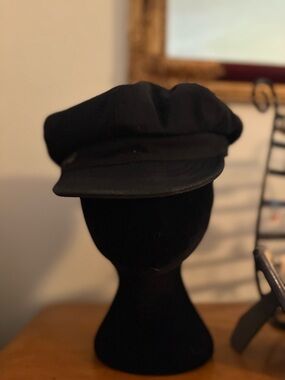 betmar Black Newsboy Cap with Short Brim